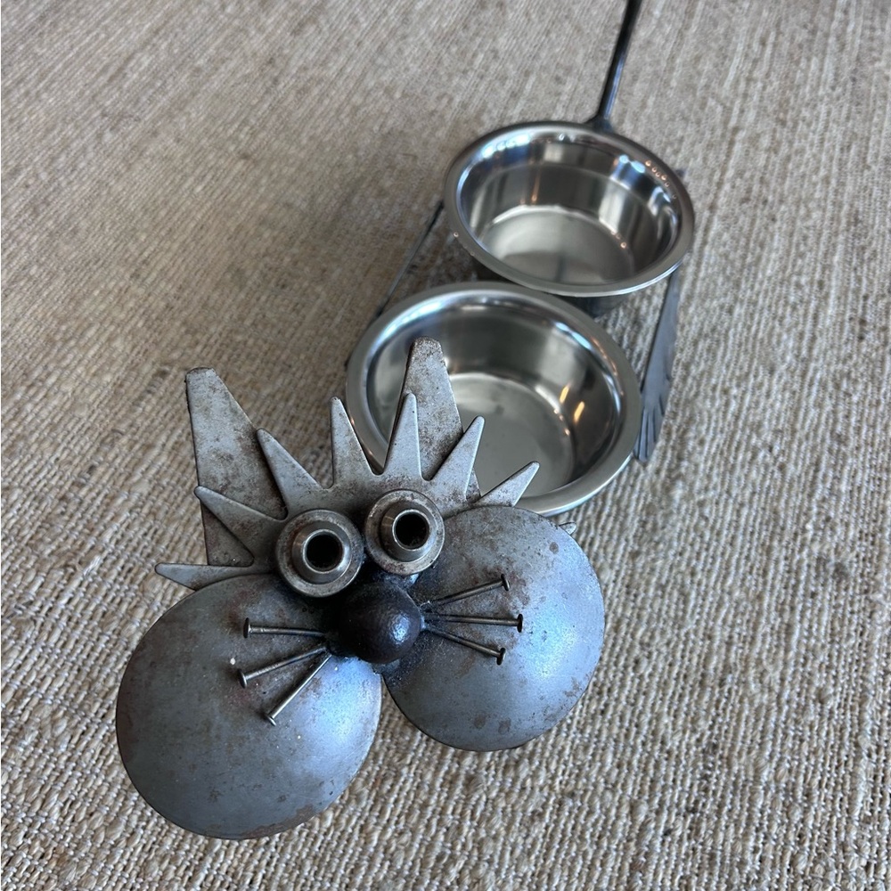 Yard Bird Pet Bowl